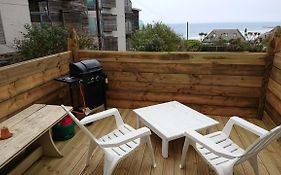 Surf Lookout - King Size En-Suite With Sea Views